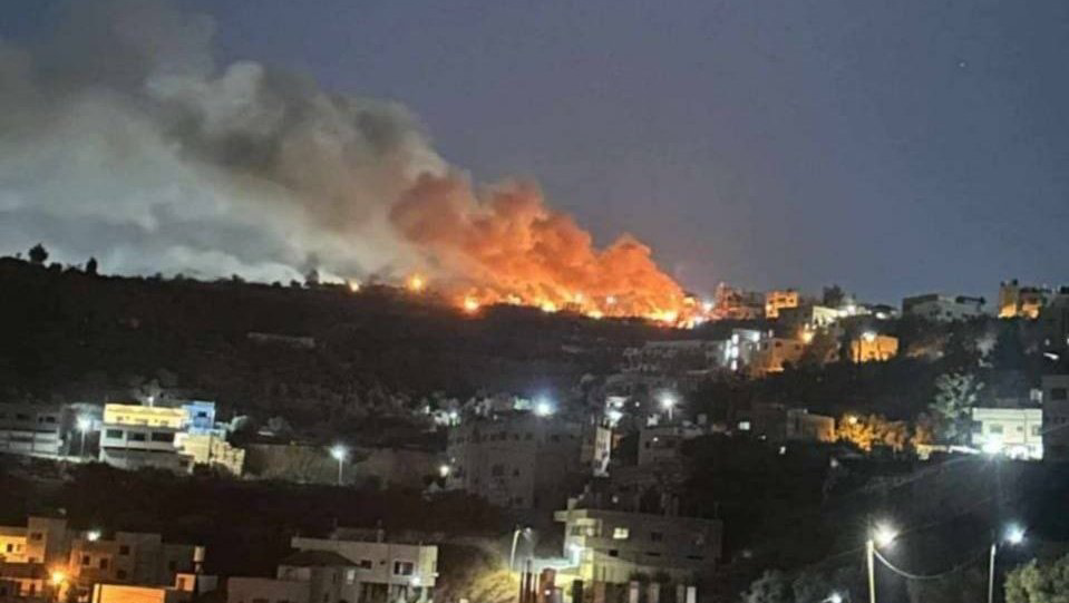 Φλεγόμενη συνοικία στη Δυτική Όχθη από επιθέσεις εποίκων